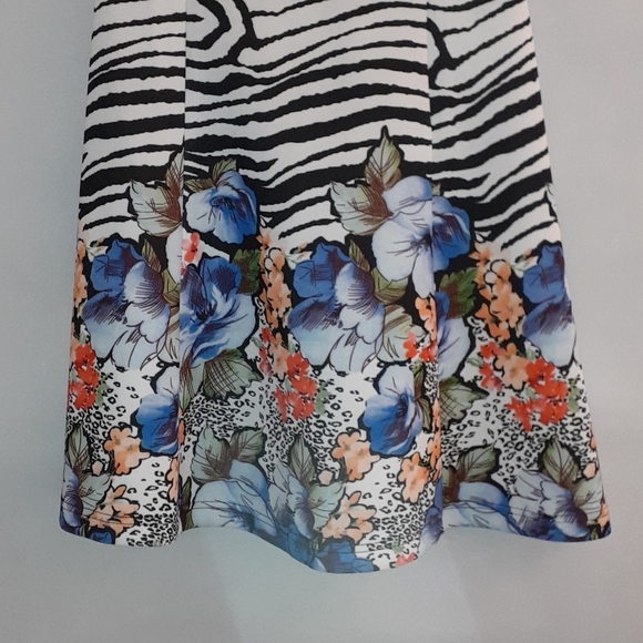 Neimans Skater Dress Scuba Fabric Zebra Blak White Size Small NWT - Picture 6 of 6